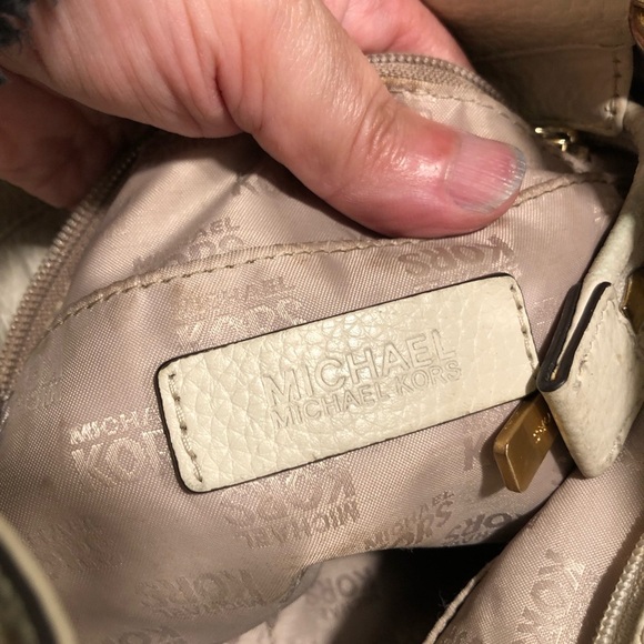 Woman’s Michael Kors Whipped Chelsea Cream handbag - Picture 9 of 16